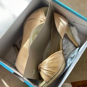 Cream satin peep-toe Spring Rapla high heels